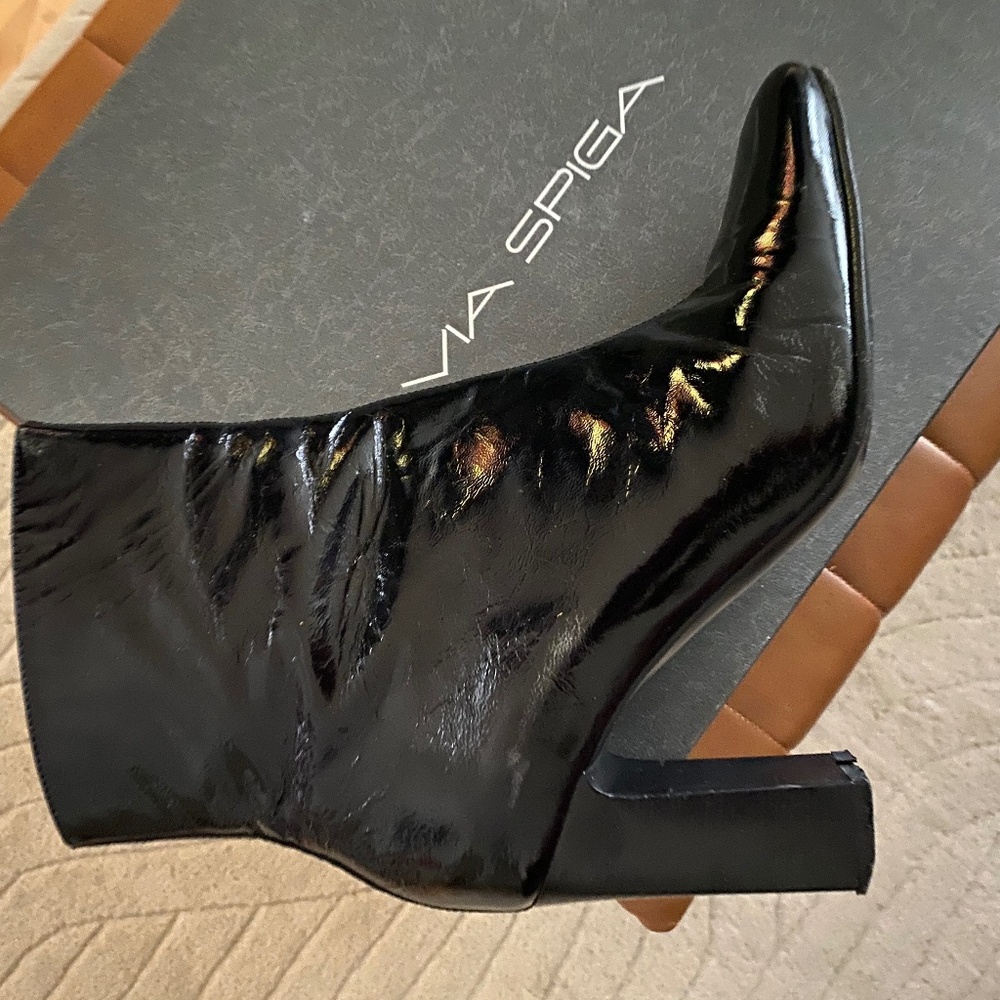 RETRO VIA SPIGA BLACK PATENT LEATHER BOOTIES WITH BOX